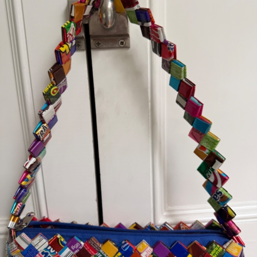 Clutch candy wrapper leather purse - Picture 5 of 5